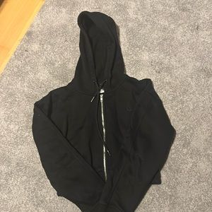 cropped sweatshirt